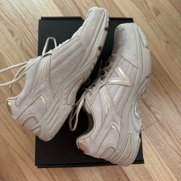 NEW IN BOX, VIONIC, 23walk 2.0 walk sneaker, 9.5 - Picture 2 of 8